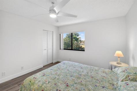 427 Pine Glen Lane Greenacres FL 33463