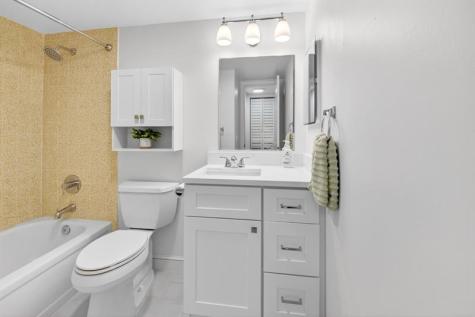 427 Pine Glen Lane Greenacres FL 33463