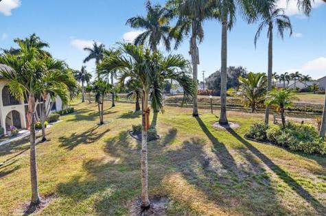 427 Pine Glen Lane Greenacres FL 33463