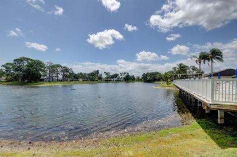 427 Pine Glen Lane Greenacres FL 33463