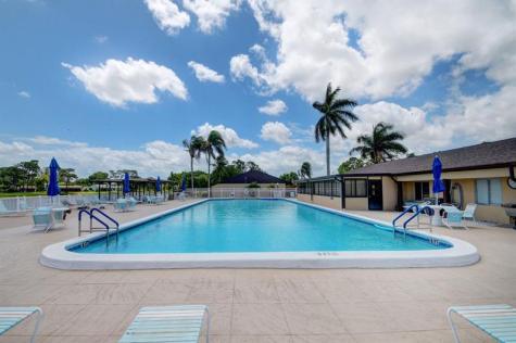 427 Pine Glen Lane Greenacres FL 33463