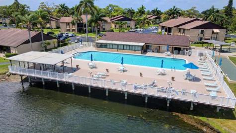 427 Pine Glen Lane Greenacres FL 33463