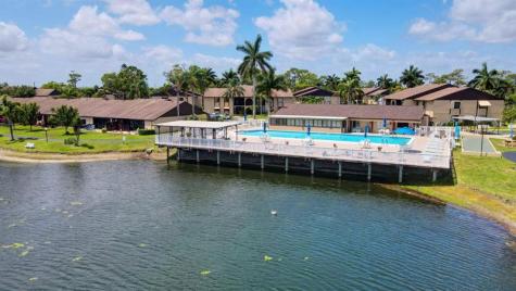427 Pine Glen Lane Greenacres FL 33463