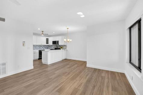 427 Pine Glen Lane Greenacres FL 33463