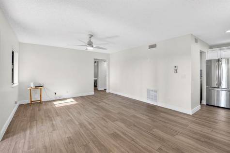 427 Pine Glen Lane Greenacres FL 33463