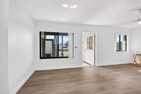 427 Pine Glen Lane Greenacres FL 33463