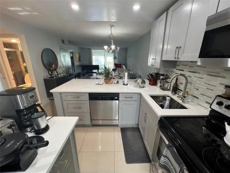 1040 SE 4th Avenue Deerfield Beach FL 33441