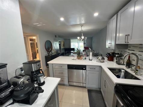 1040 SE 4th Avenue Deerfield Beach FL 33441