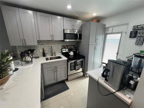 1040 SE 4th Avenue Deerfield Beach FL 33441