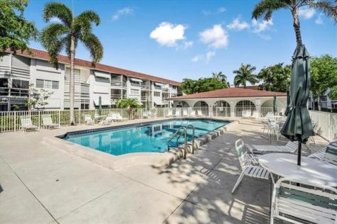 1040 SE 4th Avenue Deerfield Beach FL 33441