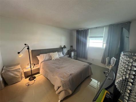 1040 SE 4th Avenue Deerfield Beach FL 33441