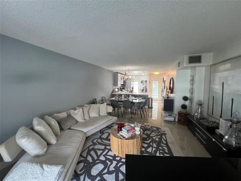 1040 SE 4th Avenue Deerfield Beach FL 33441