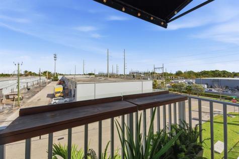 410 NE 36th Street Oakland Park FL 33334