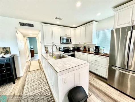 710 Flanders O Delray Beach FL 33484