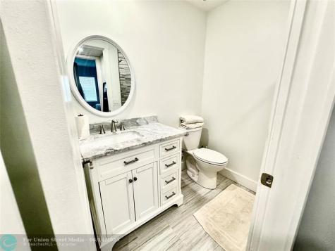 710 Flanders O Delray Beach FL 33484