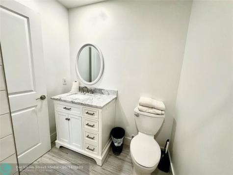 710 Flanders O Delray Beach FL 33484