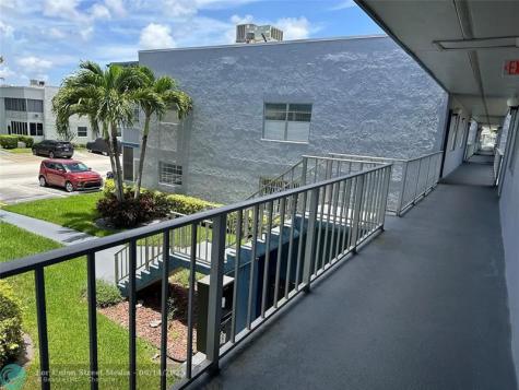 710 Flanders O Delray Beach FL 33484