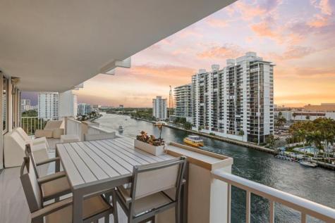 2800 E Sunrise Boulevard Fort Lauderdale FL 33304