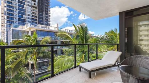 2205 S Surf Road Hollywood FL 33019