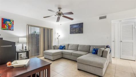 733 Riverside Drive Coral Springs FL 33071