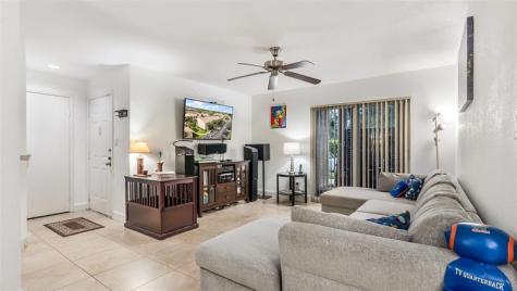 733 Riverside Drive Coral Springs FL 33071