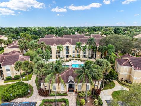 733 Riverside Drive Coral Springs FL 33071