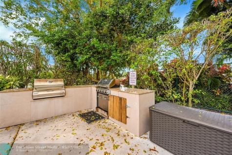4020 W Palm Aire Drive Pompano Beach FL 33069
