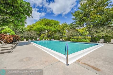 4020 W Palm Aire Drive Pompano Beach FL 33069