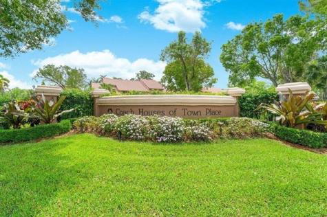 5560 Coach House Circle Boca Raton FL 33486