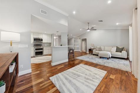 5560 Coach House Circle Boca Raton FL 33486