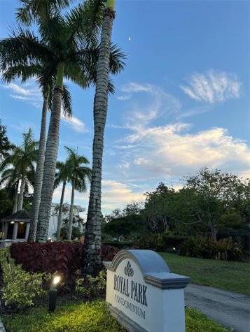 117 Royal Park Drive Oakland Park FL 33309