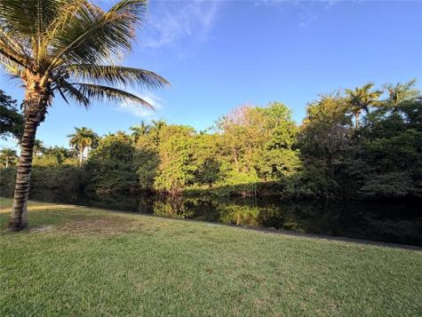 117 Royal Park Drive Oakland Park FL 33309