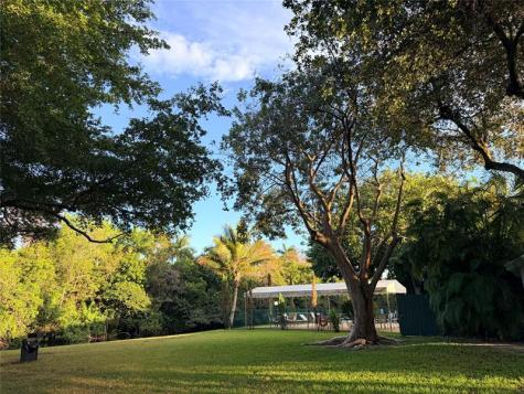 117 Royal Park Drive Oakland Park FL 33309