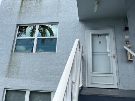 117 Royal Park Drive Oakland Park FL 33309