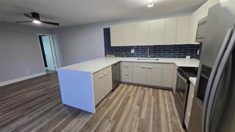 8900 SW 20th Place Davie FL 33324