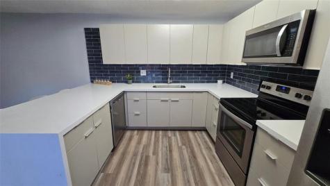 8900 SW 20th Place Davie FL 33324