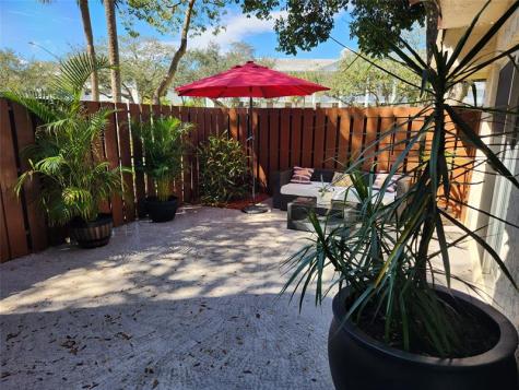 8900 SW 20th Place Davie FL 33324