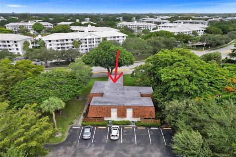 8900 SW 20th Place Davie FL 33324