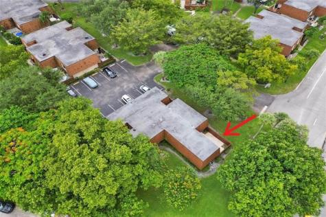 8900 SW 20th Place Davie FL 33324