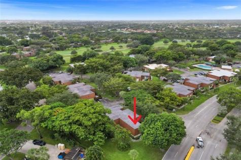 8900 SW 20th Place Davie FL 33324