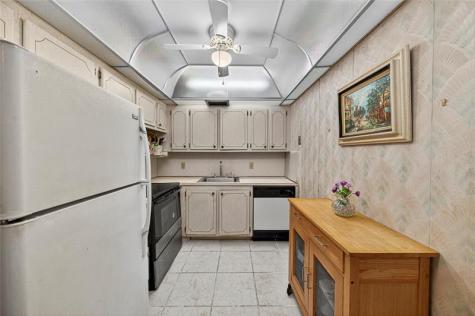 102 Newport F Deerfield Beach FL 33442