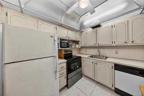 102 Newport F Deerfield Beach FL 33442