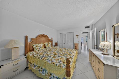 102 Newport F Deerfield Beach FL 33442