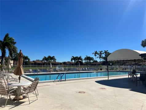 822 Sky Pine Way Greenacres FL 33415