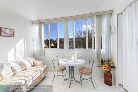 2164 NE 1st Way Boynton Beach FL 33435