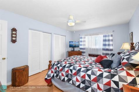 2164 NE 1st Way Boynton Beach FL 33435