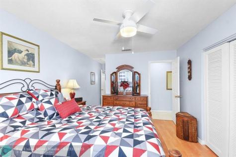 2164 NE 1st Way Boynton Beach FL 33435