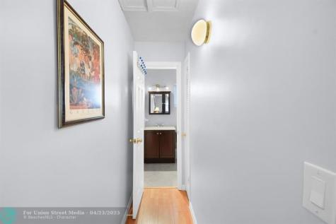 2164 NE 1st Way Boynton Beach FL 33435