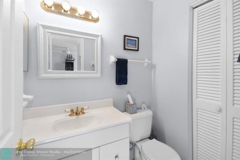 2164 NE 1st Way Boynton Beach FL 33435