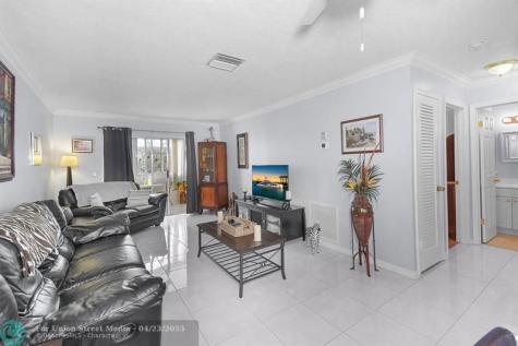 2164 NE 1st Way Boynton Beach FL 33435